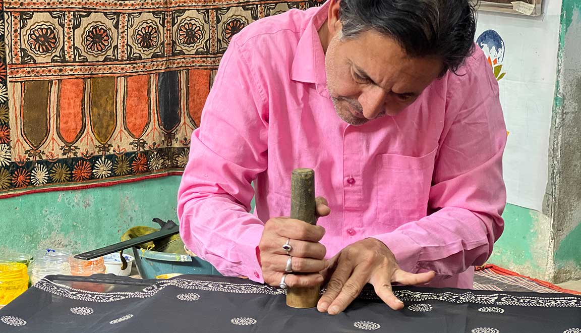 Rogan Print: History, Process & Unique Artistry by Ashish Kansara