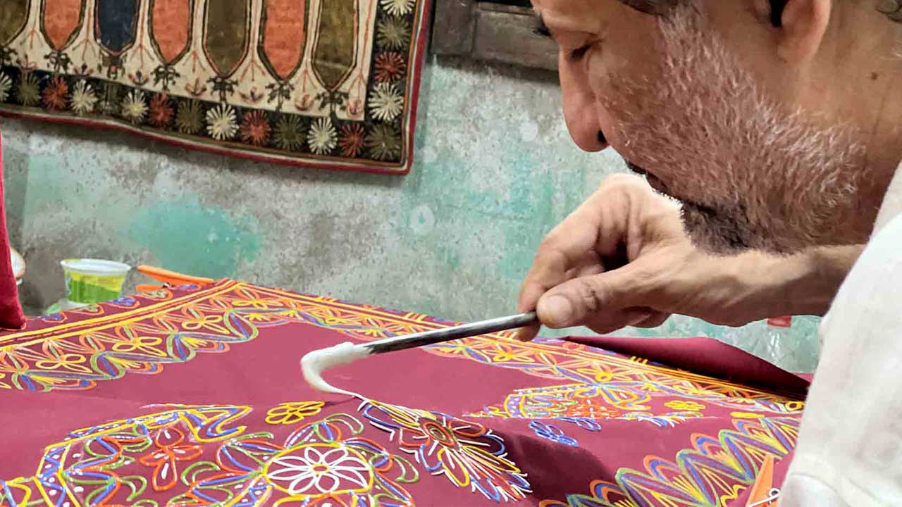 Rogan Painting doing Ashish Kansara